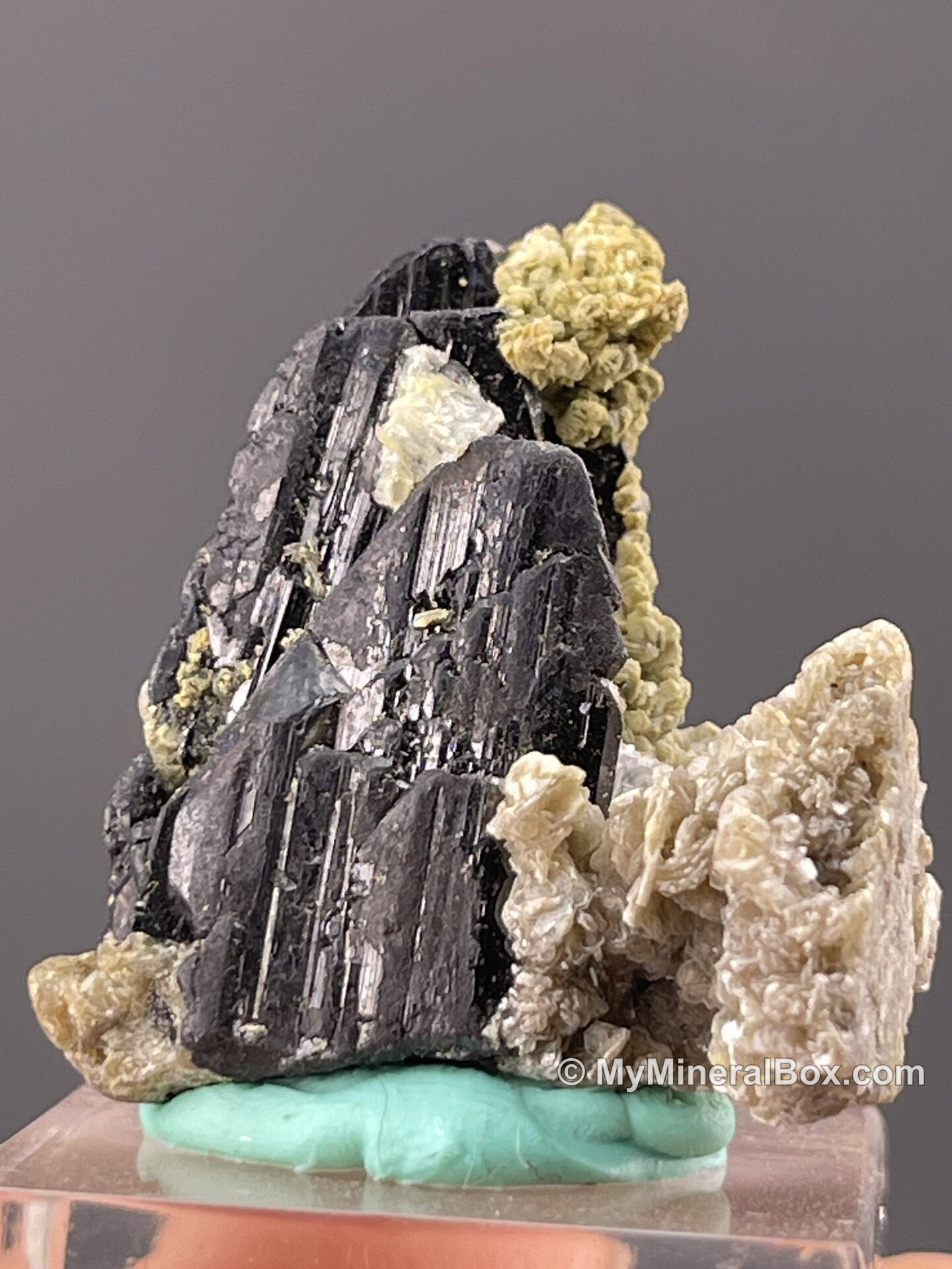 Black cassiterite from Yaogangxian, Hunan — MyMineralBox specimen